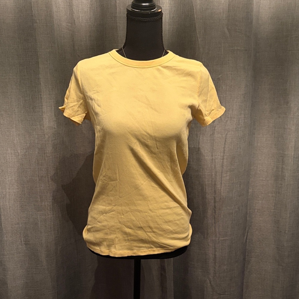 Uniqlo Sunny Yellow Short Sleeve Women's Tee